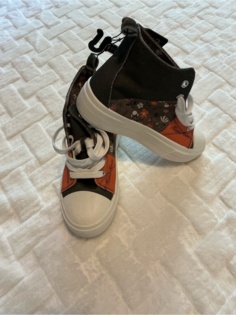 Disney Minnie Mouse High-Top Sneakers Floral Pumpkin Print NWT girls size2